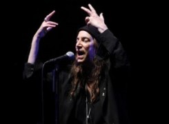 Una dirompente e romantica Patti Smith travolge l’Arena