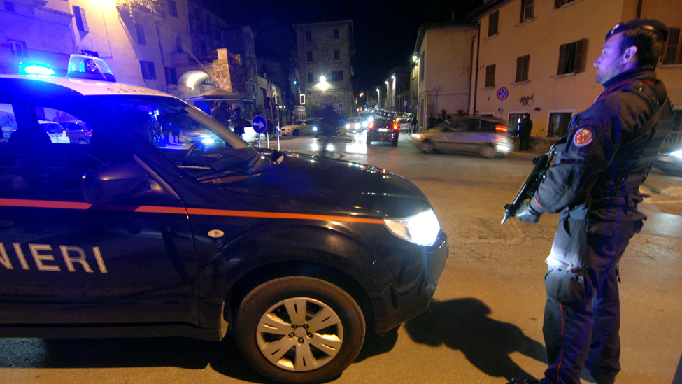 'Guardie e ladri' a Umbertide, in 4 contro i carabinieri: inseguiti e ... - Umbria 24 News