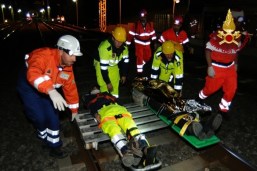 Il soccorso dei feriti (Foto vigili del fuoco)