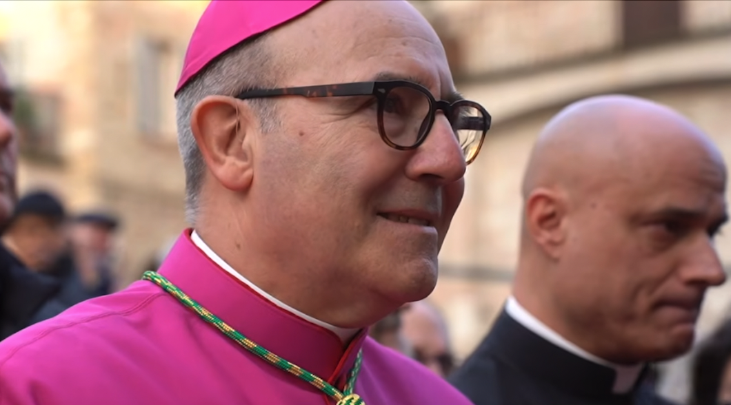 Il vescovo di Assisi attende la visita del Papa, con un focus su pace, spiritualità e sfide moderne